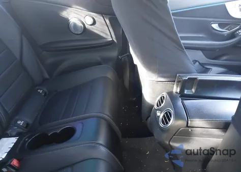 2018 Mercedes-Benz C 300 из США, поврежденный, VIN WDDWJ4JB0JF658128